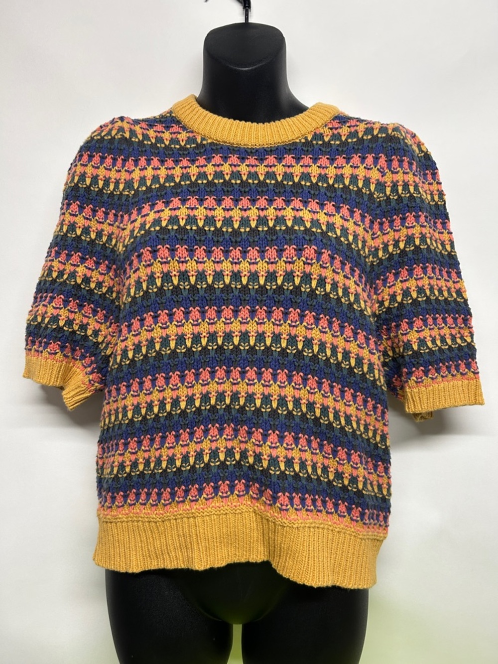 Short-Sleeve Multicolor Knit Sweater - Yellow Accent